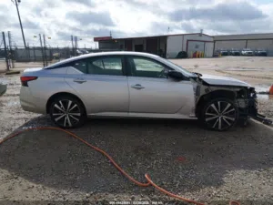 Used Nissan Altima in Al Batinah