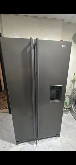 Refrigerators . Samsung . Used4