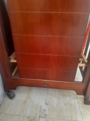 تخت بيبي بحالة الوكالة