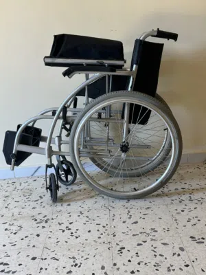 كرسي ذوي الإعاقة حجم كبير نوعية ممتازة خفيف الوزن