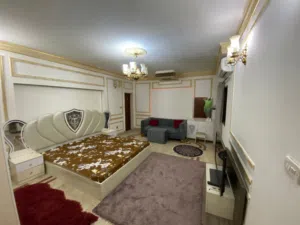 استوديو راقي جدا فرش جديد بالخير Upscale studio with hotel-style furnishings for monthly rent