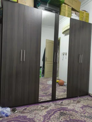6 doors wardrobe in excellent condition