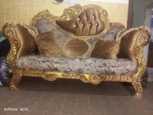 طقم كنب ذهبي حفر مستعمل للبيع