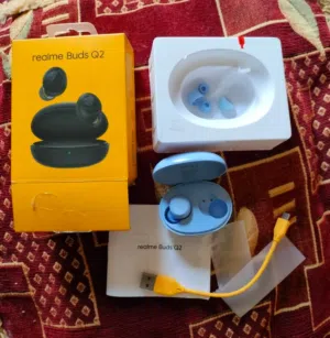 Realme Buds Q2 اوريجنال  لون مميز