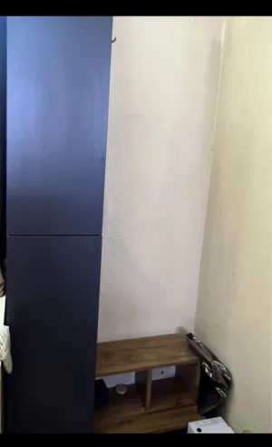 غرفة نوم كبيرة مستعملة نظيفة