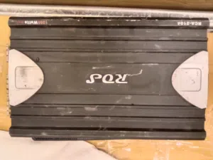 مضخم صوت للسيارة من ماركة ROS طراز RCA-2104
