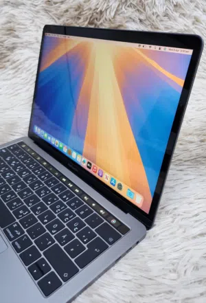 Apple MacBook Pro A1989 i7 16gb ram 512gb ssd Touch  bar 4 type C ports iris graphics