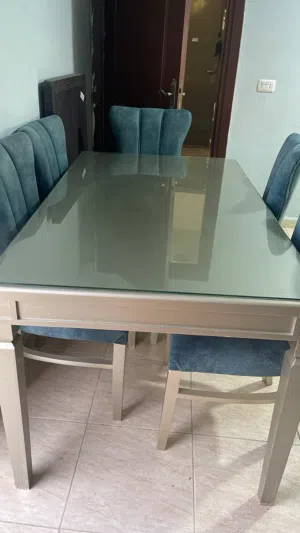 طاوله وكراسي