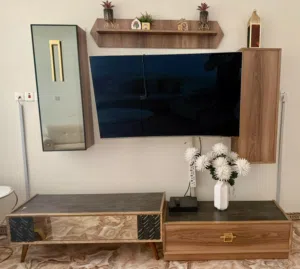 رفوف و ديكور شاشة