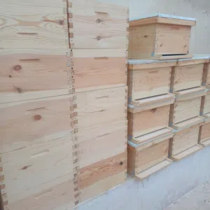 صناديق نحل واطارات