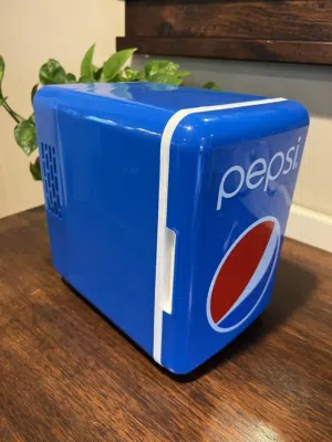 ثلاجه صغيره الحجم من Pepsi