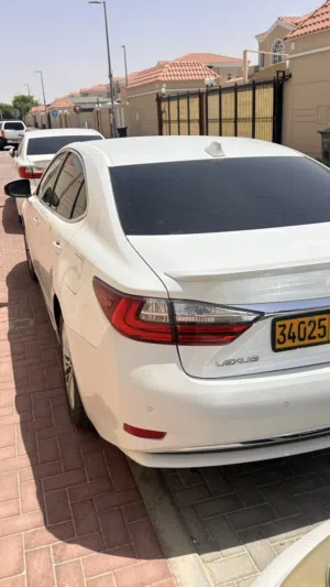 Used Lexus ES in Buraimi