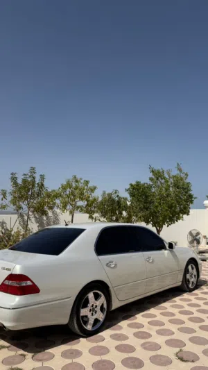 Used Lexus LS in Fujairah