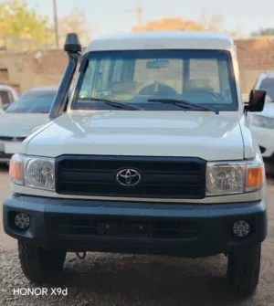 لاندكروزر بفلو 3 أبواب موديل 2015 ديزل