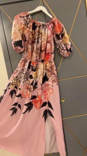 فساتين بحاله الممتازه استعمال بسيط جدا