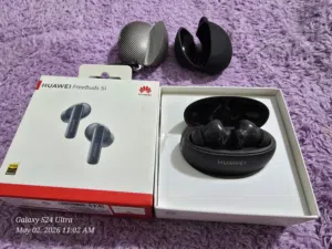 سماعات هواوي freebuds 5i المميزة ذات التصميم الرياضي الرائع