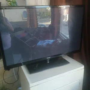 للبيع تلفزيون سامسونج بلازما 43 بوصة كقطع غيار موديل: Samsung PS43F4500AR