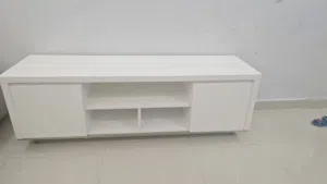 ترابيزه تلفزيون من صفاه هوم نظيفه بدون عيزب ولا خدش