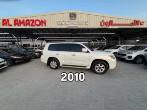 Lexus LX570 2010 GCC 5.0L 8V Commanding presence. Refined luxury. Unmatched capability.