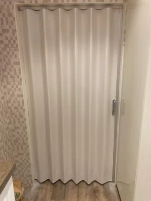 أبواب اكورديون سحاب بلاستيك وجلد