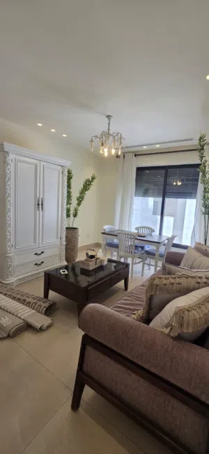 250 m2 4 Bedrooms Apartments for Rent in Amman Abdoun