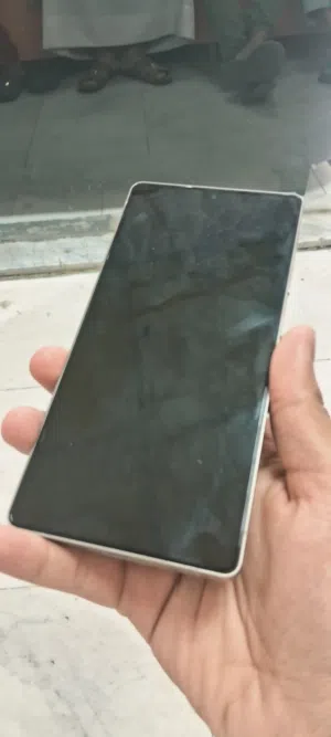 Samsung galaxy S25 ultra 256GB 12 Ram used less than 1 months