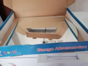 مرايه جديده مع ملحقاتها بالكرتون