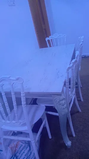 طاولة طعام للبيع