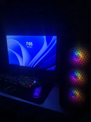 للبيع بيسي معى شاشه وكيبورد و ماوس وسماعه