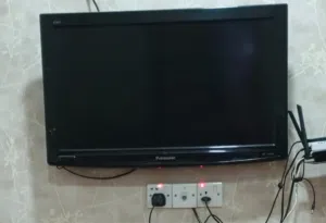 سلام عليكم شاشه للبيع مستعمله