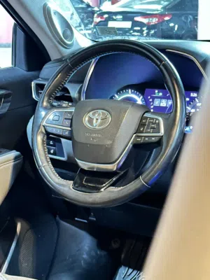 Used Toyota Highlander in Amman