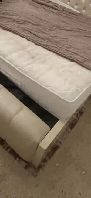 فراش طبي حالته جيده