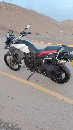 دراجه ادفانشر بحالة الوكاله تم تغير الايطارات وامورها تمام