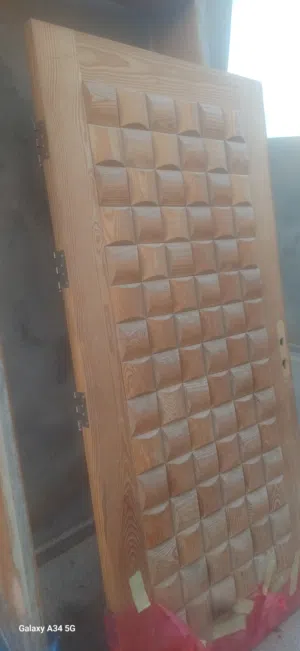 باب خشبي مستعمل للبيع