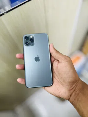 Iphone 11 pro 64gb green clean condition