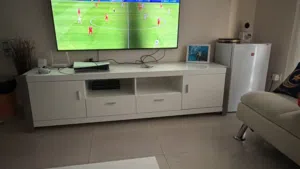 طاولة تلفزيون هوم سنتر مميزه جداً