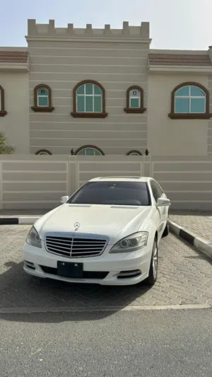 مرسيدس S500 لارج 2011 - بحالة الوكالة (Diamond White)مسرفس وجاهز للاستخدام