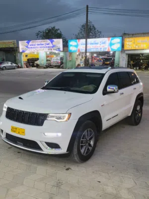 Used Jeep Grand Cherokee in Dhofar