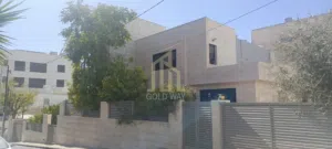 في أجمل مناطق ضاحية الأمير راشد فيلا مميزة للبيع مجدده بالكامل بتشطيب راقي وسعر مميز / ref 9235