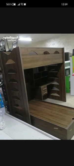 مكاتب ثابت ومعلق