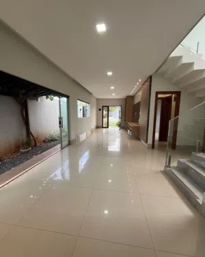 طابق للإيجار بشارع الريان سنتر طابق ثاني