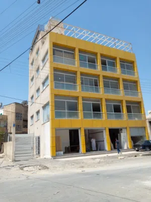 مجمع صناعي مجهز للبيع او الإيجار مكون من أربع طوابق مع تسويه وسطح قابل للتاجير