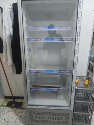 براد واجهة زجاج