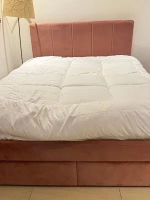 سرير من هوم سنتر