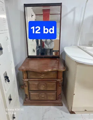 Wooden Dressing Table with Mirror