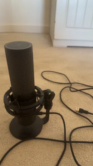 HyperX SoloCast استعمال خفيف بدون