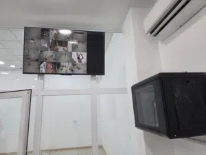 صيانة وتنصيل كاميرات المراقبه