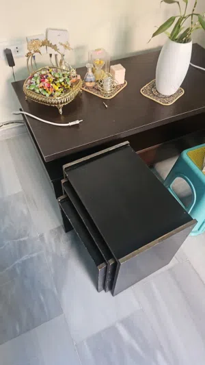 طاولات  وسجاد