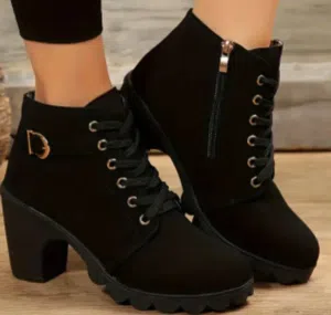 Heel boots only used once