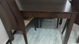 سرير + طاولة اكل للبيع